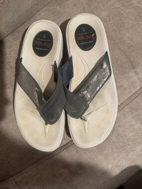 Skechers Women's tone UPS Sequin Strap Flip Flop Sandal sz 9